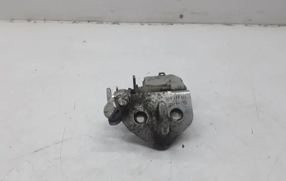 Skoda Octavia Mk2 (1Z) Loading door lock loop/hook striker 1Z9827511C