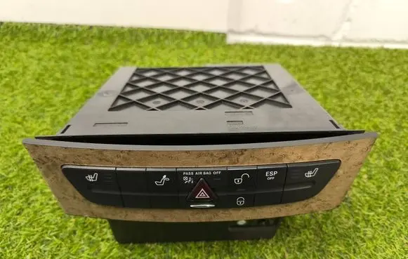 Mercedes-Benz E W211 Hazard light switch A2116830091