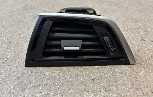 BMW 2 F22 F23 Dashboard air vent grill cover trim 2636103