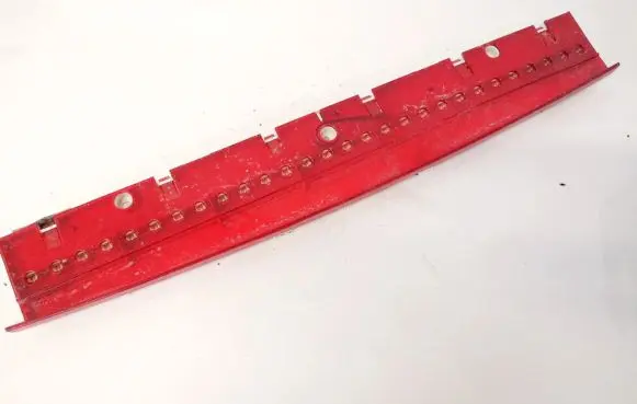 Third/center stoplight