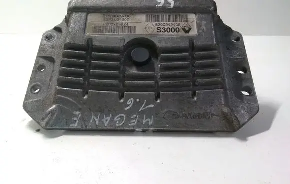 Renault Megane II Engine control unit/module 8200242405 215840297A