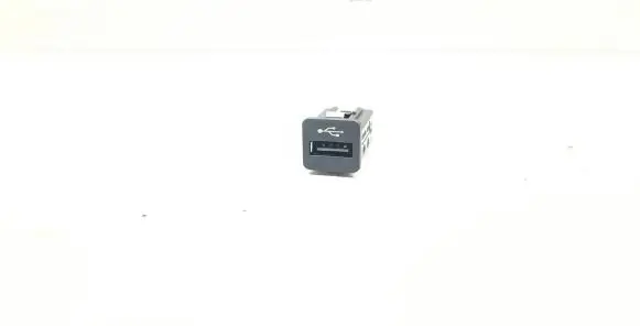 BMW 5 F10 F11 USB socket connector 9167196 61319167196
