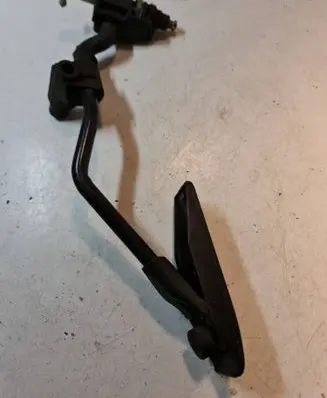 Audi 80 90 S2 B4 Accelerator throttle pedal 8A1721505A
