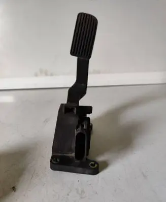 Mercedes-Benz Sprinter W901 W902 W903 W904 Accelerator throttle pedal 0281002335 A9013000404