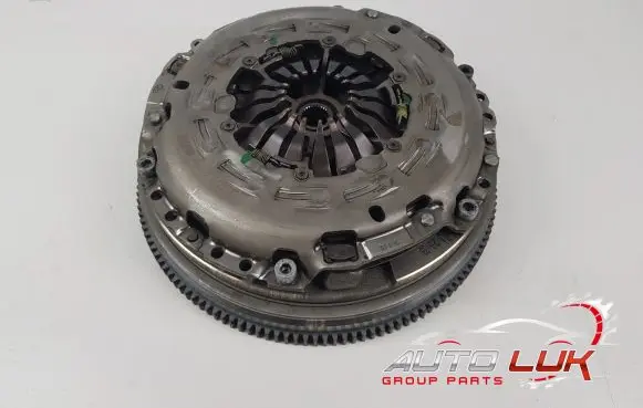 BMW 1 F40 Dual mass flywheel 8600211
