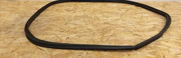 Trunk rubber seal (body)