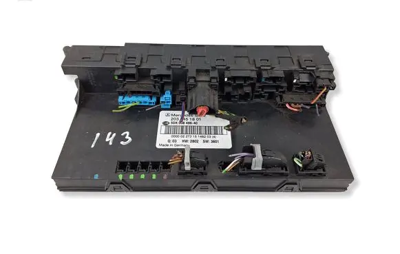 Mercedes-Benz C W203 Fuse module 2035451801 5DK008486 A2035451801