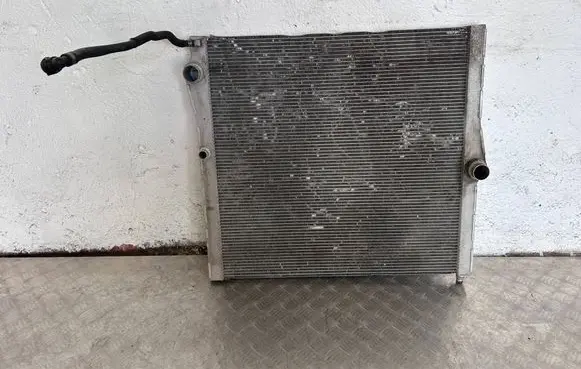 BMW X5M E70 Coolant radiator 7589467