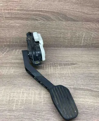 Volvo S80 Accelerator throttle pedal 30683517 6PV008537