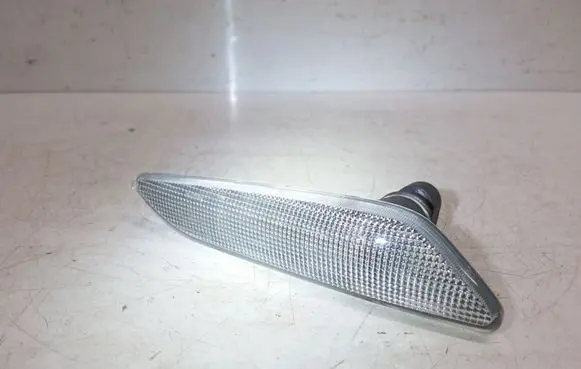 Peugeot 807 Front fender indicator light 60686517