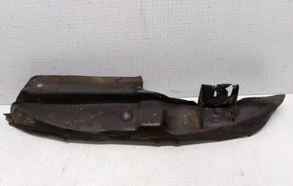 Volkswagen PASSAT B5.5 Other engine bay part