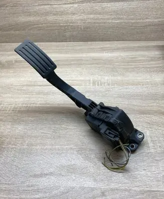 Ford Focus Accelerator throttle pedal 4M519F836AH