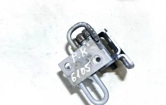 Audi TT Mk1 Front door upper hinge 8n0831411