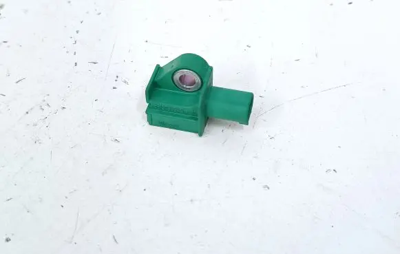 Chrysler Town & Country V Airbag deployment crash/impact sensor 68137949AA 5WK44602