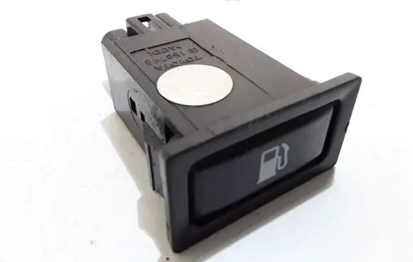 Toyota Avensis T250 Fuel tank opening switch 156795