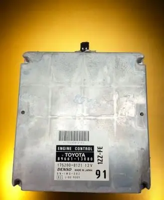 Toyota Corolla Verso E121 Engine control unit/module 89661-13080