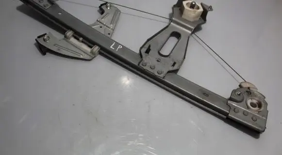 Toyota Aygo AB10 Front window lifting mechanism without motor