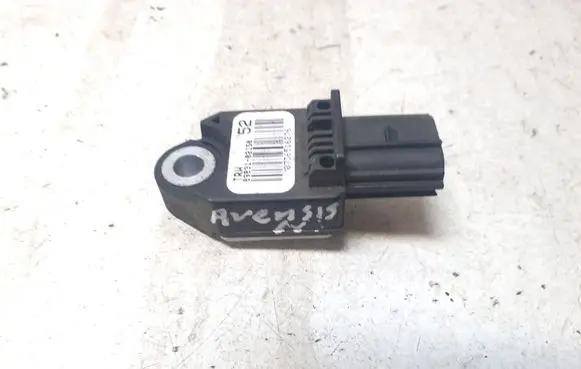 Toyota Avensis T270 Airbag deployment crash/impact sensor 8983102150