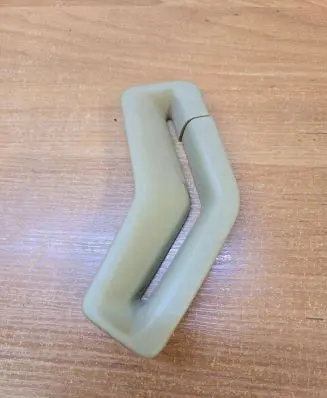 Volvo XC70 Seat belt trim 