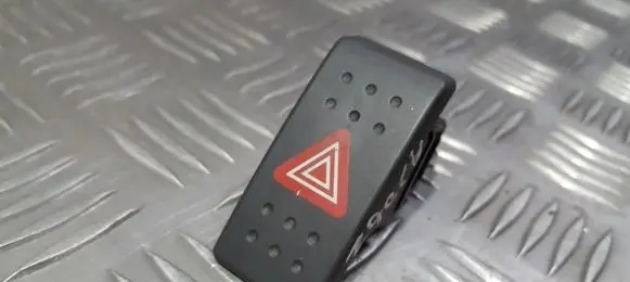 Suzuki Swift I Hazard light switch
