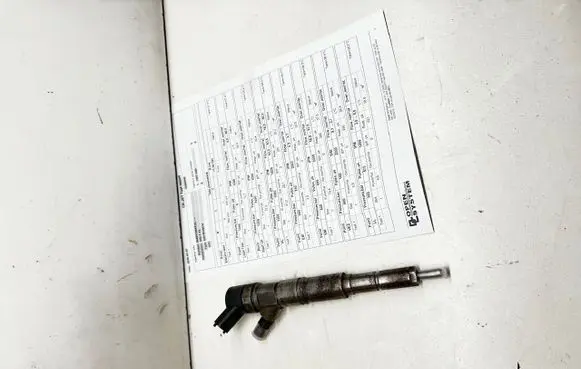 BMW 5 E39 Fuel injector 0445110047 7785984