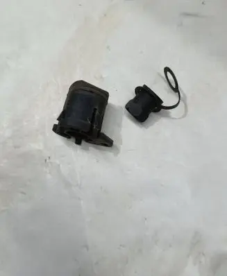Volvo V50 Radiator mount bracket 30639749 30754019 3M5H8125AC
