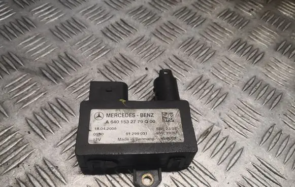 Glow plug pre-heat relay