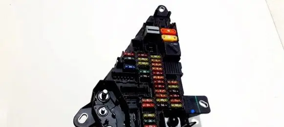 BMW 5 E60 E61 Fuse box set 6906603