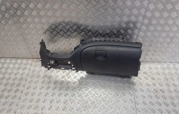 Subaru Forester SH Glove box