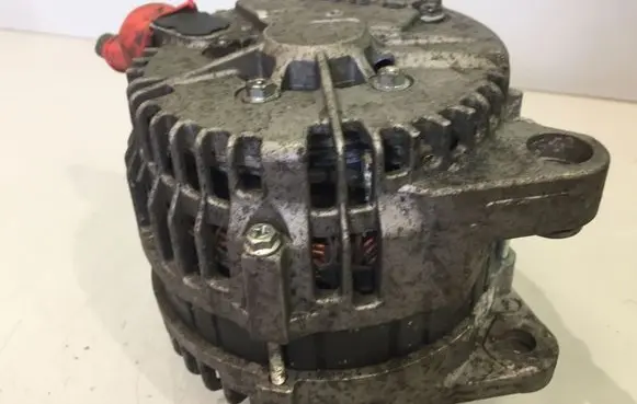 Nissan X-Trail T30 Generator/alternator LR1110713 600628 0000199257
