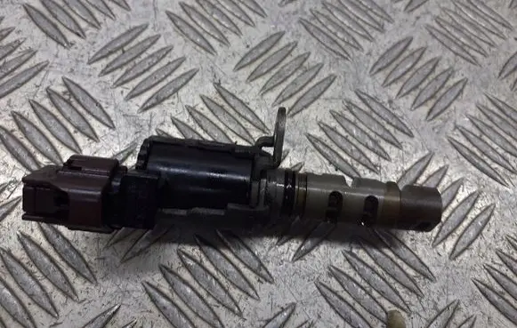 Toyota Matrix (E130) Crankshaft position sensor 15338-22030