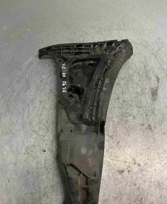 Volvo XC90 Front bumper mounting bracket 30698128