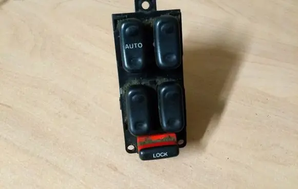 Mazda 626 Electric window control switch CA0666350A