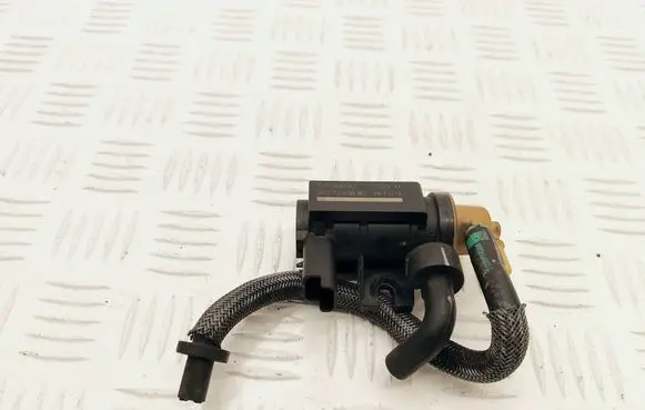 Citroen DS4 Turbo solenoid valve 9677363880