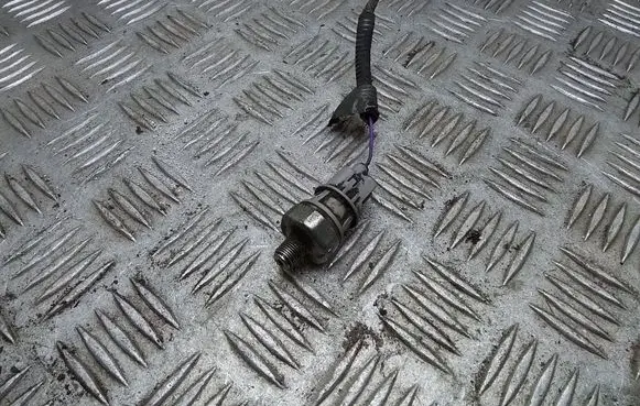 Toyota Prius (XW30) Oil pressure sensor 