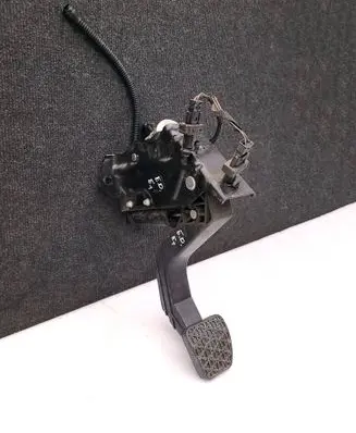 Mercedes-Benz Sprinter W906 Clutch pedal 1036776 A9062900212