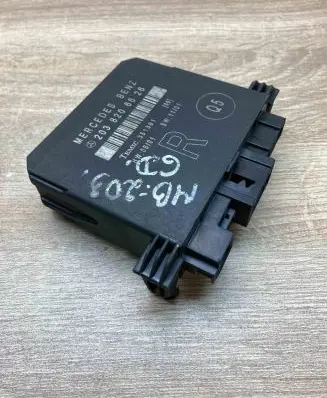 Mercedes-Benz C W203 Door control unit/module 2038206626 351391Main