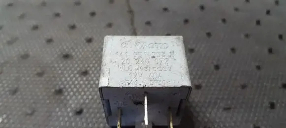 Audi TT Mk1 Other relay 141951253B 20240072