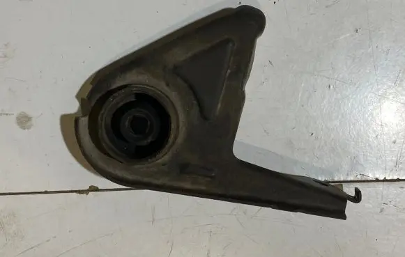 Ford Mustang VI Muffler mount bracket/holder FR335A261B