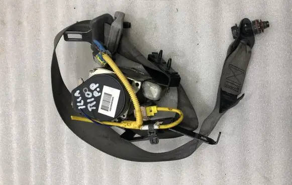 KIA Rio Front seatbelt