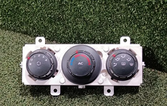 Nissan NV400 Climate control unit 275100013R