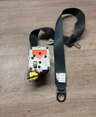 Toyota Auris 150 Front seatbelt 7321002220
