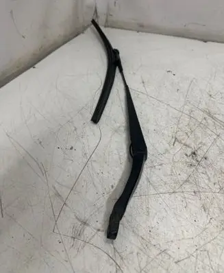 Volvo XC90 Front wiper blade arm 30655610