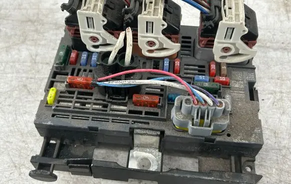 Peugeot 308 BSM Control unit 9675878480