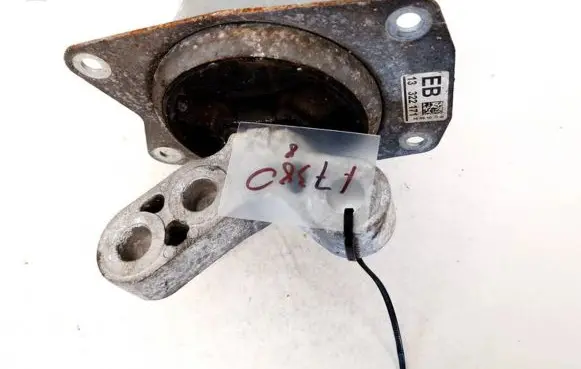 Opel Insignia A Engine mount bracket 13322171 13322171eb