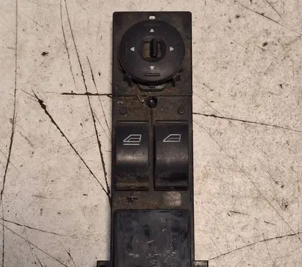 Ford Focus Electric window control switch 03168003 3M5T14529CE L8A1C