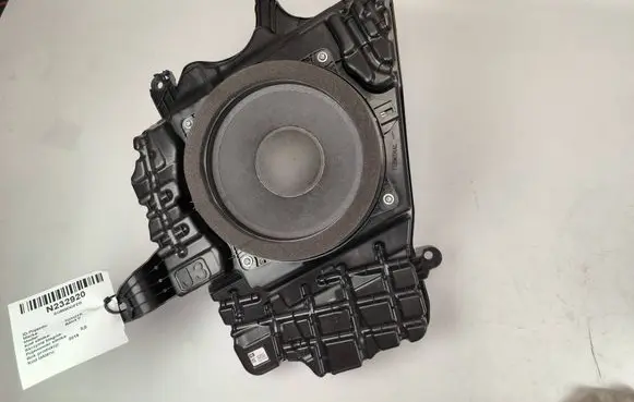 Toyota RAV 4 (XA50) Subwoofer speaker 15219D0081