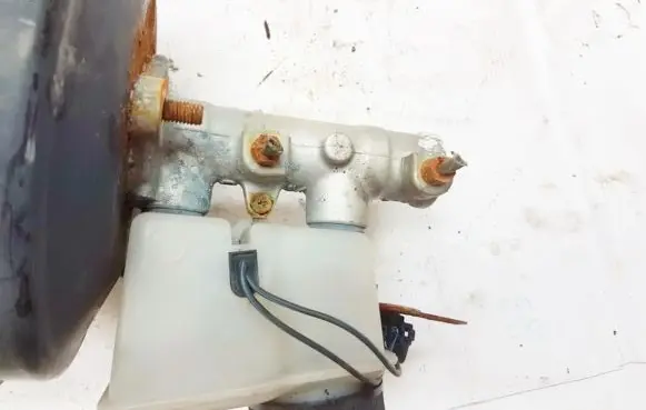 Master brake cylinder