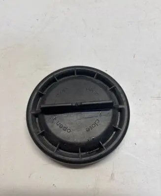 Chrysler Pacifica Headlight/headlamp dust cover 1305219122