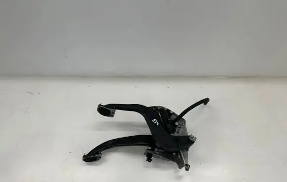 BMW 3 E90 E91 Pedal assembly 42322403 35316761310 67871110